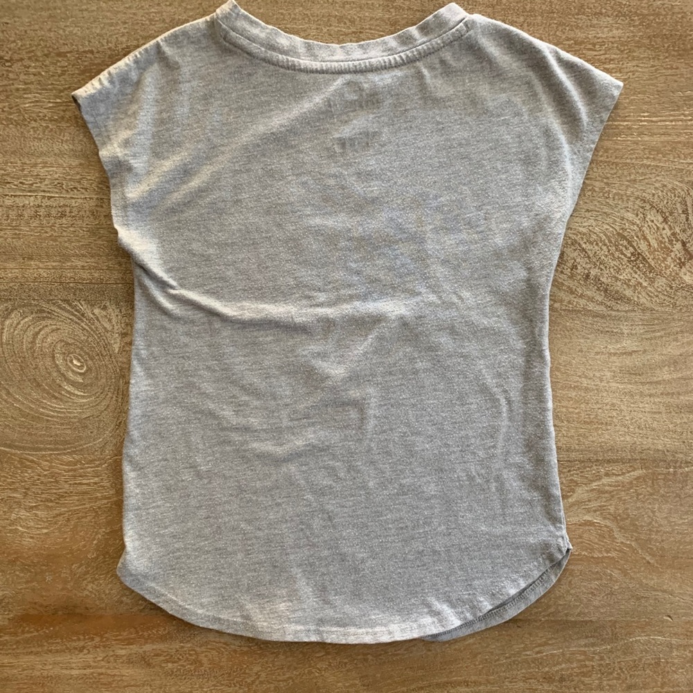 Girls Nike Tee - Picture 4 of 4